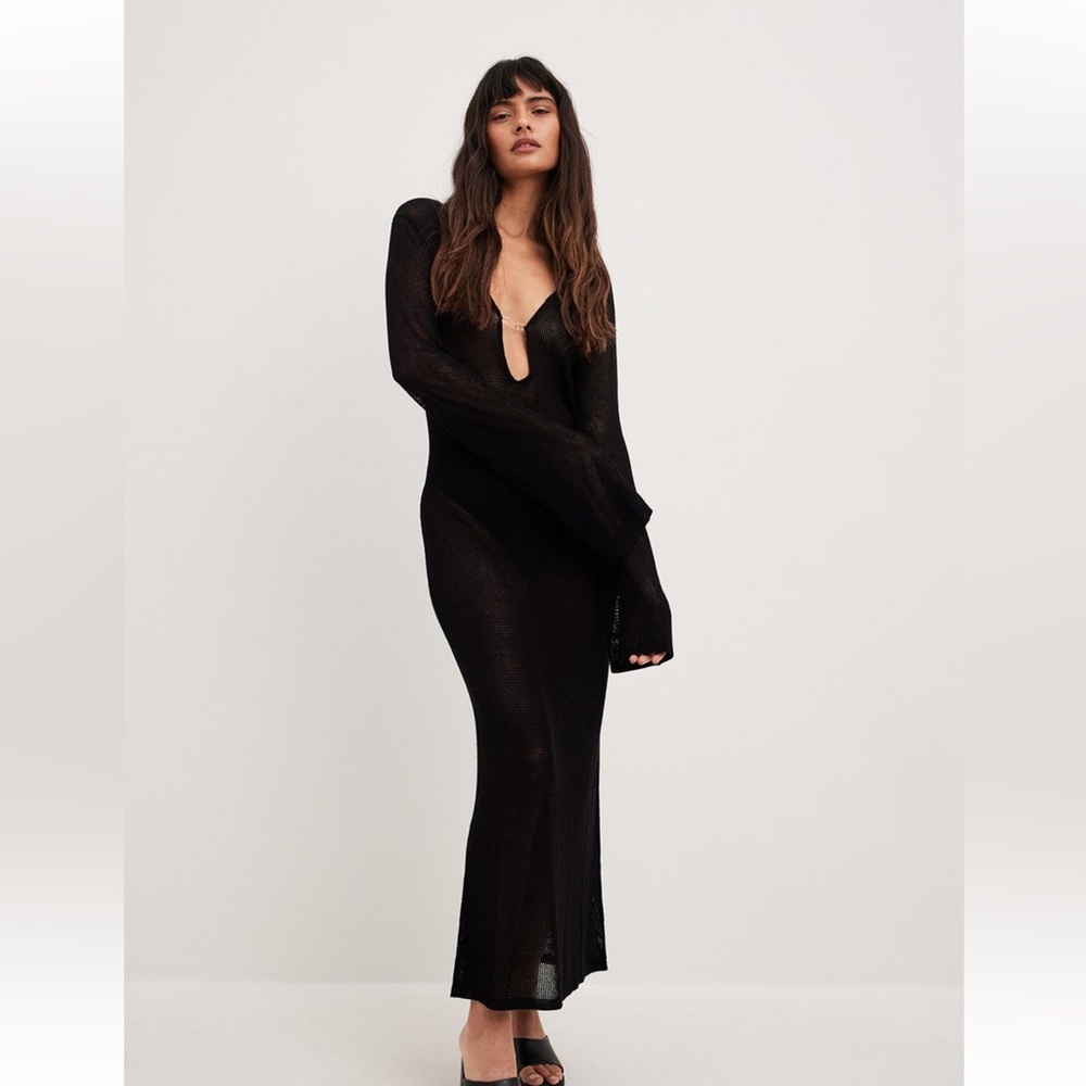 Na-kd: hole knitted maxi dress